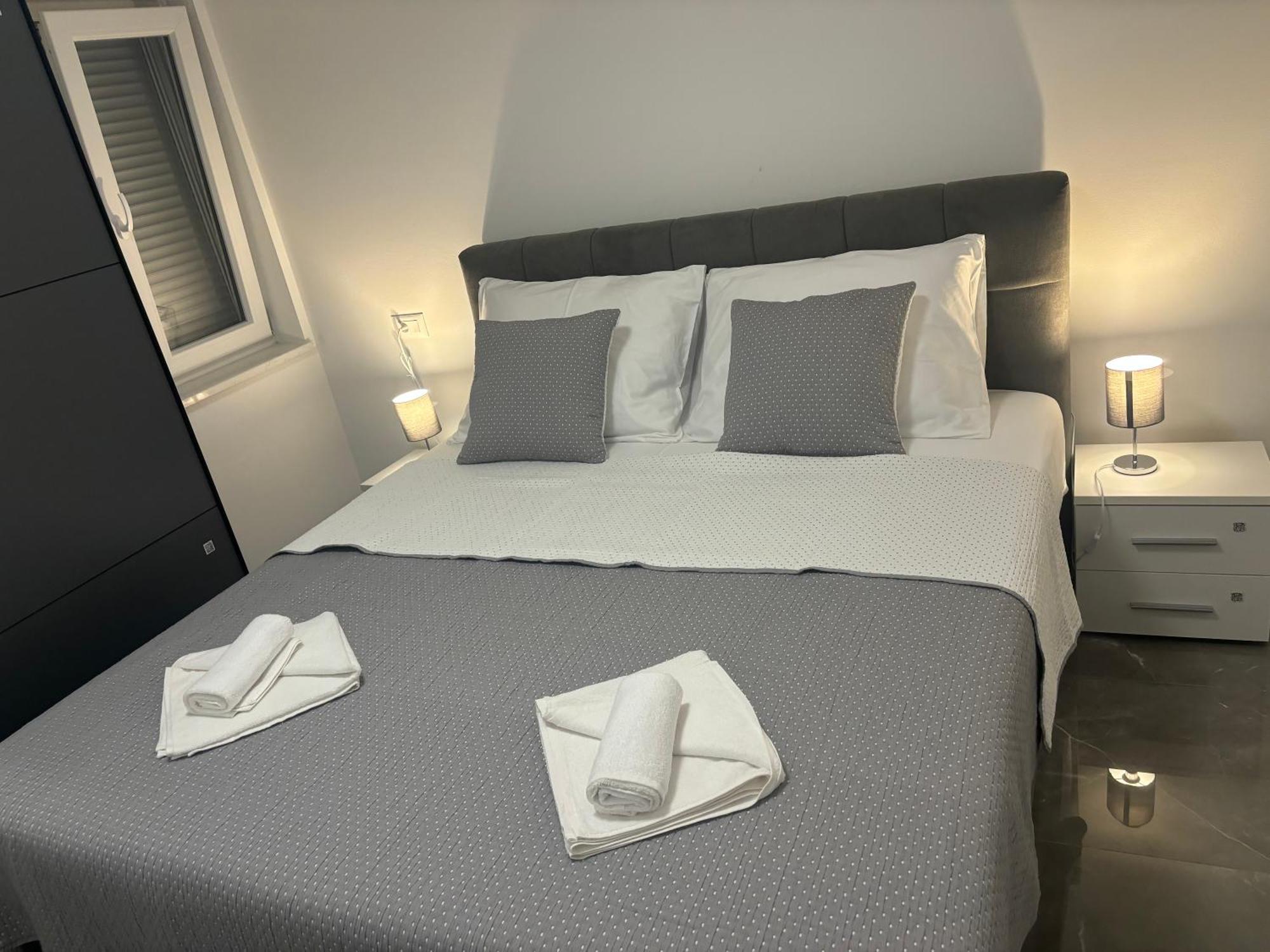 Tini 4 Apartament