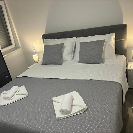 Apartman Tini 4 Pula Exterior photo
