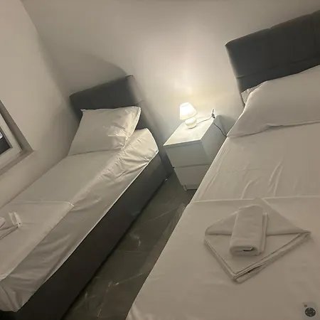 Apartman Tini 4 Pula Exterior photo