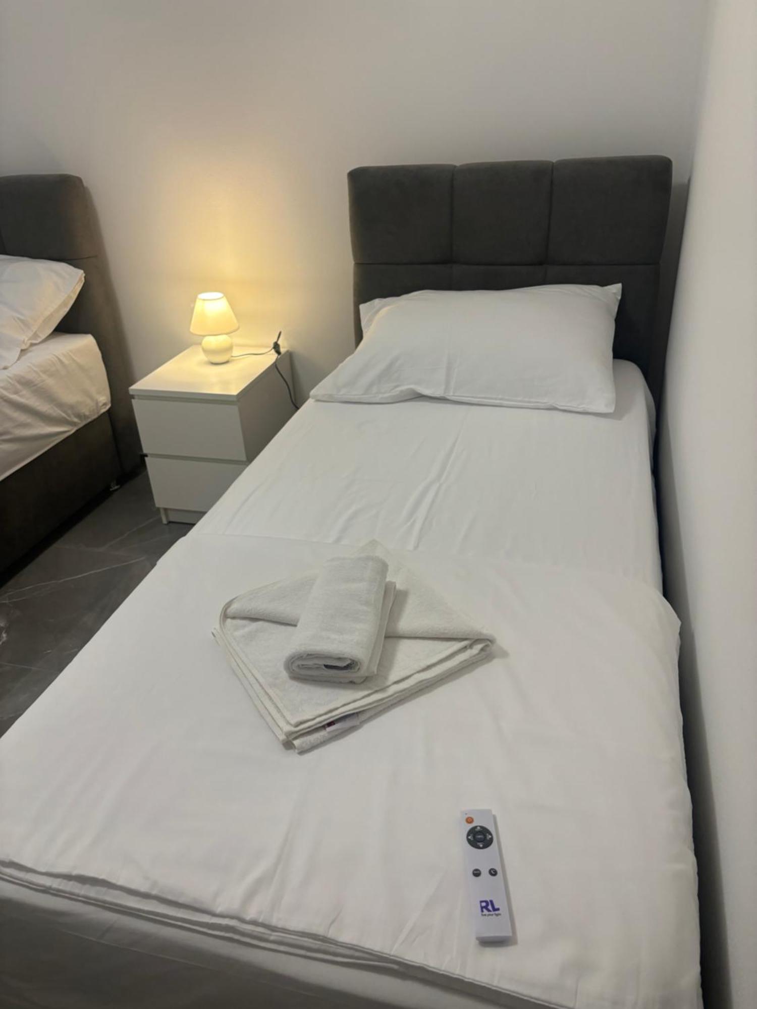 Tini 4 Apartment *